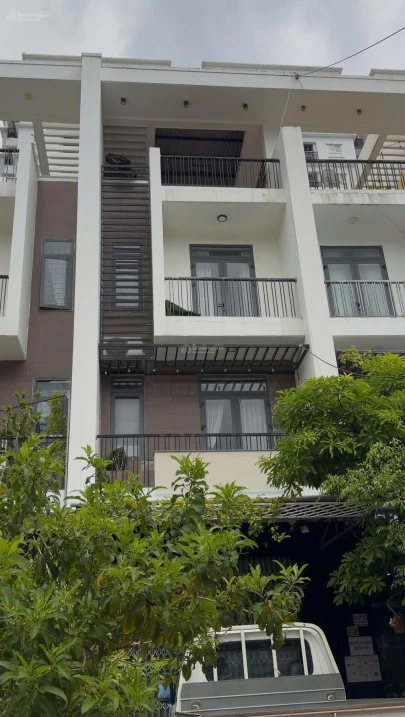 Cần bán liền kề Xuân Thủy Quy Nhơn, dân cư sầm uất. Giá bán 9 tỷ. IB 0938 635 ***