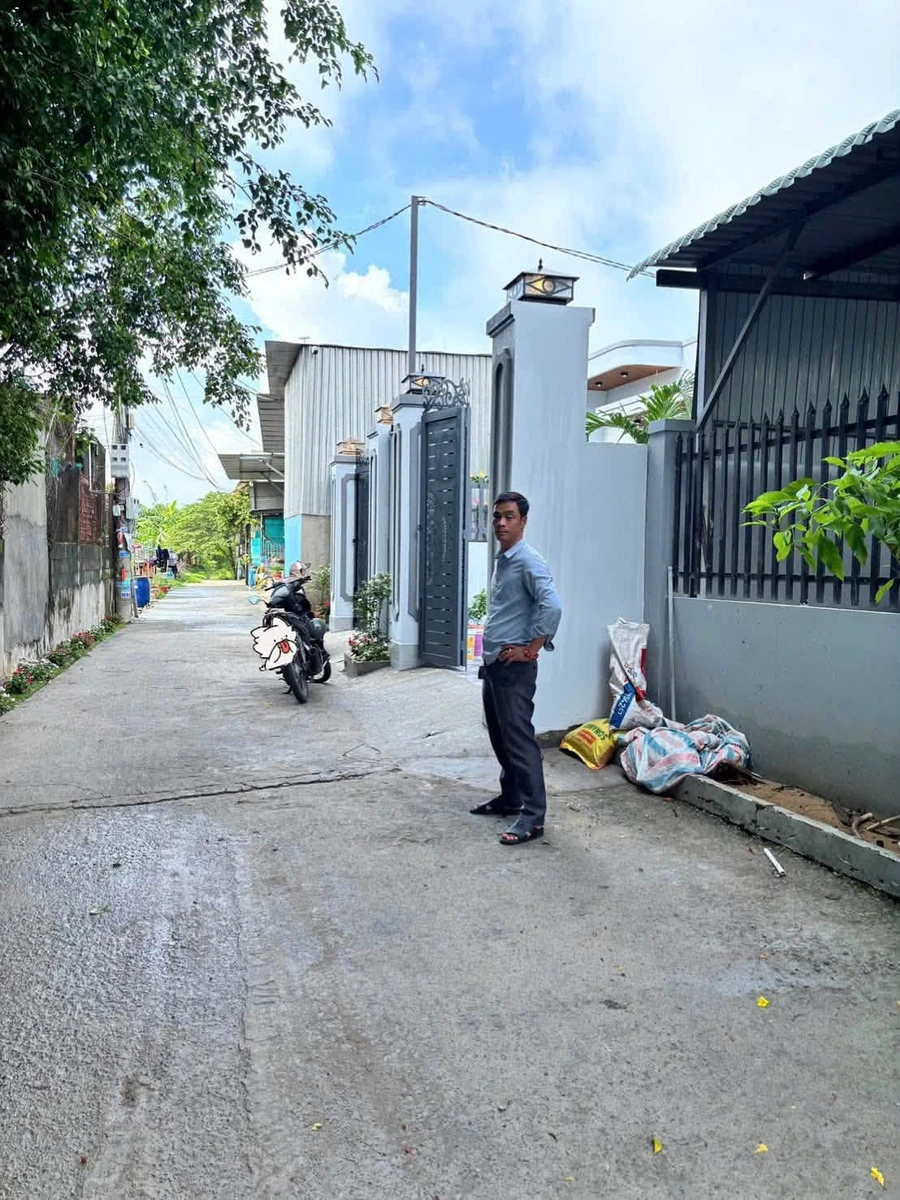 Bán nhà 3 phòng ngủ, 140m² tại Mỹ Hạnh Bắc, Tây Ninh, giá 2 tỷ 250 triệu - Ảnh 1