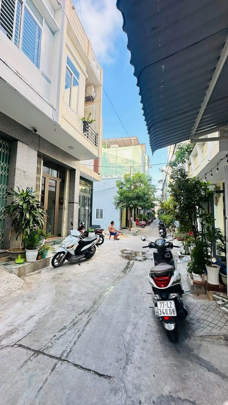 Bán nhà 3 tầng hẻm 6m Ngô Mây, 25m², 3 PN, gần biển