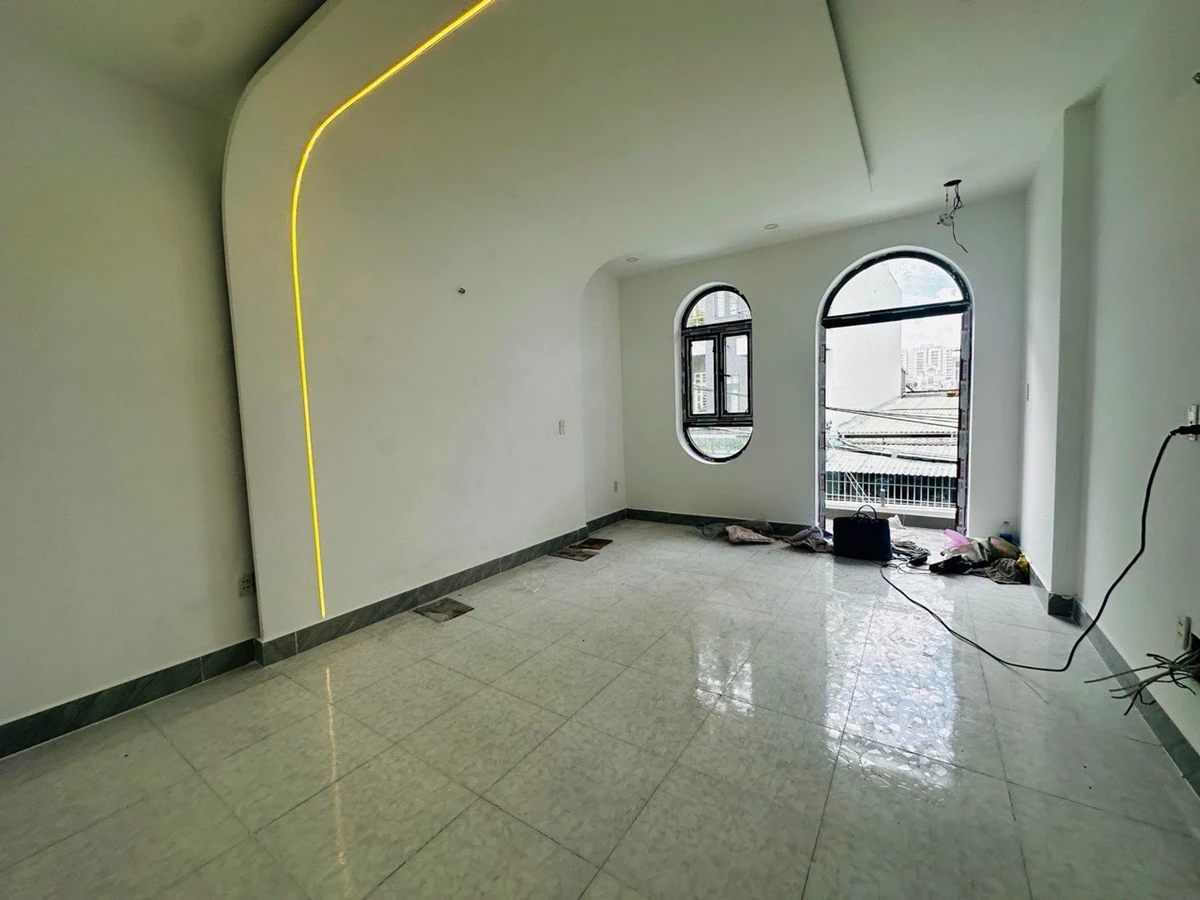 Bán nhà 3 tầng hẻm 92 Lâm Thị Hố, Quận 12, 68m2, giá 5,68 tỷ - Ảnh thu nhỏ 4