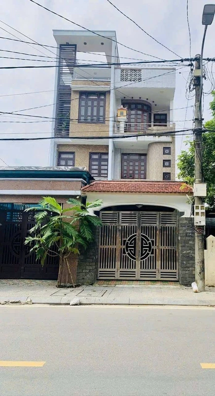 Nhà 3 tầng 4 phòng ngủ, 120m2, mặt tiền Đào Duy Anh, Huế