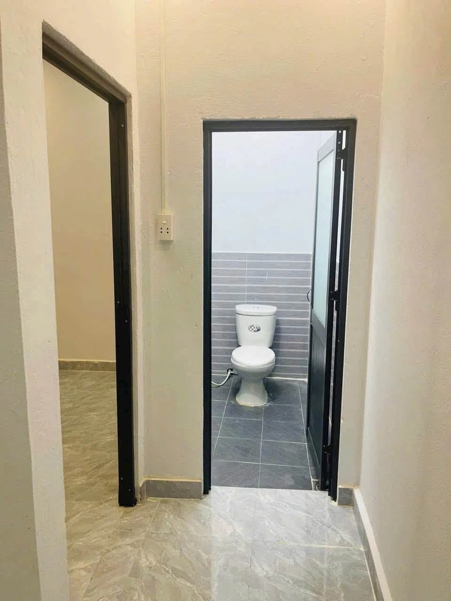 Bán nhà 5x13m 1 trệt 1 lửng xây mới gần Ngã Ba Mỹ Hạnh, Đức Hòa, Long An - Ảnh thu nhỏ 3