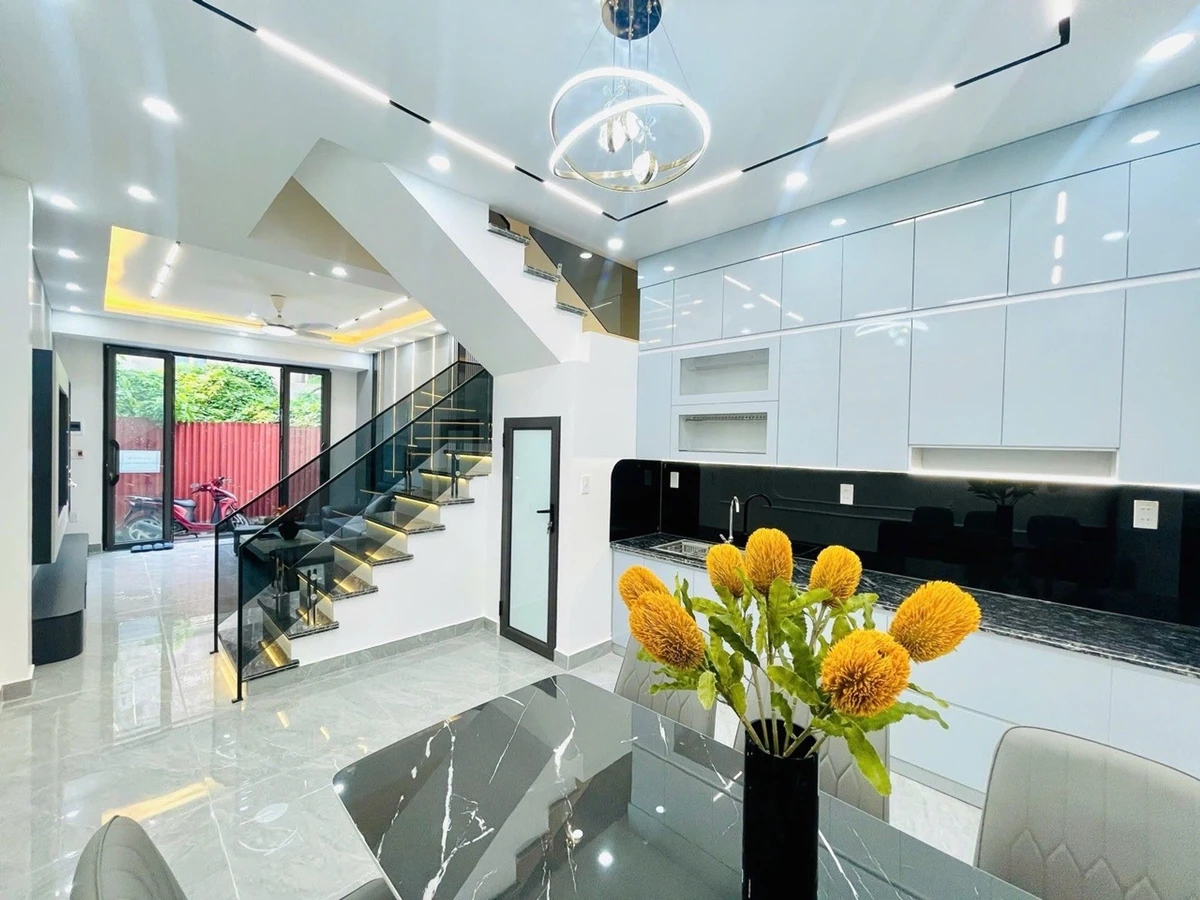 Bán nhà mới Hồ Sen 40m² giá 4.5 tỷ Quận 1 - Ảnh 1