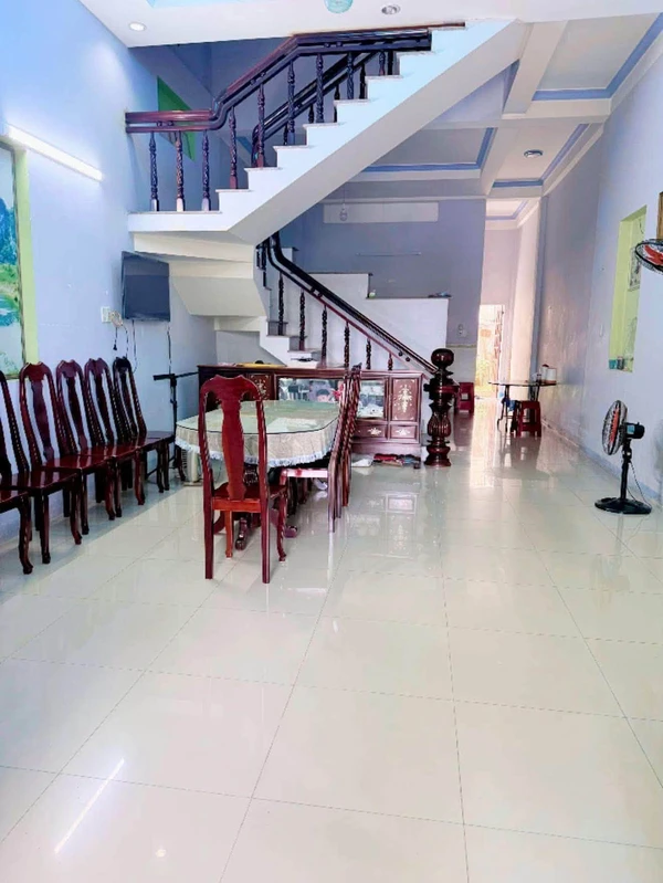 Bán nhà 2 tầng 125m² đường Nguyễn Thông Quảng Ngãi
