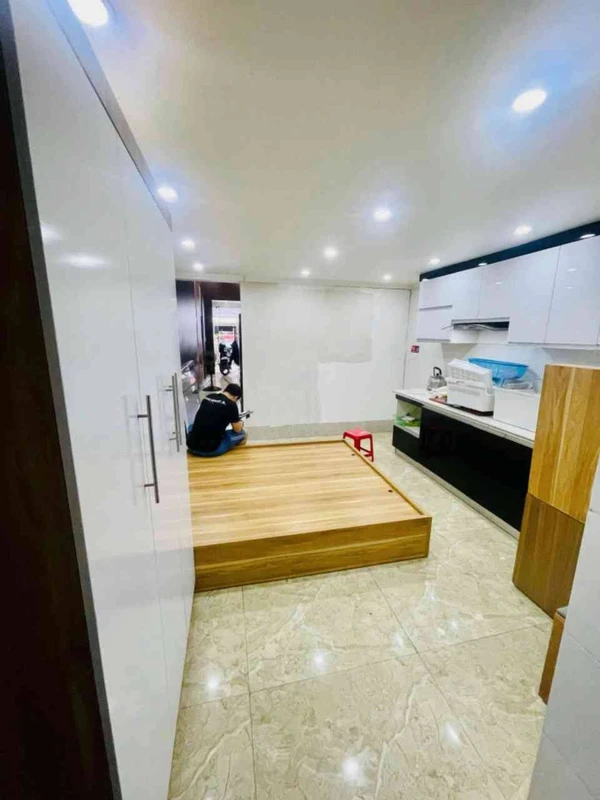 Bán nhà mặt ngõ Kiều Sơn 60m² 4,5 tầng doanh thu 21tr/tháng