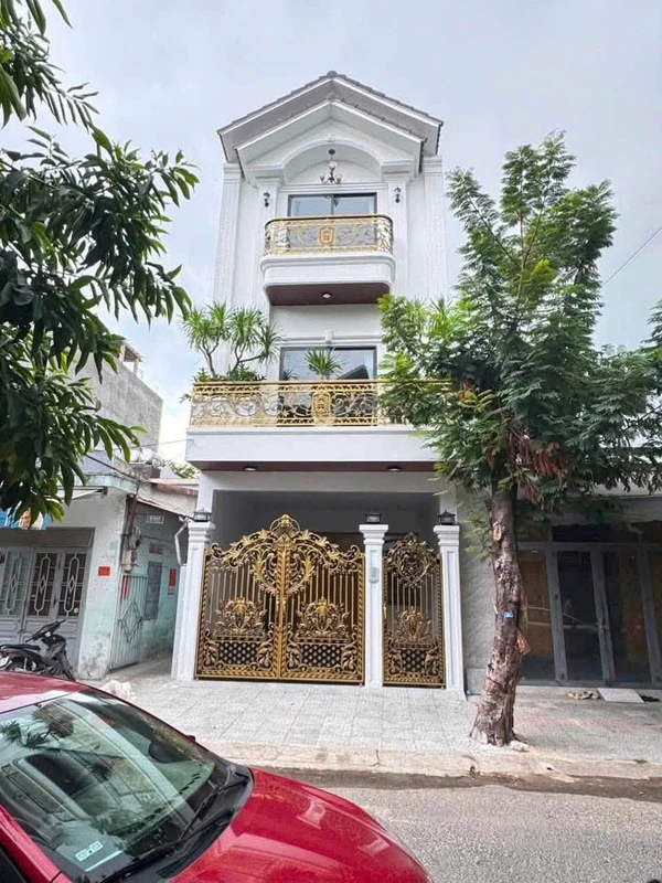 Bán nhà tân cổ điển 3 tầng mặt tiền đường Nguyễn Chích, Liên Chiểu, Đà Nẵng, 77,5m², 9 tỷ