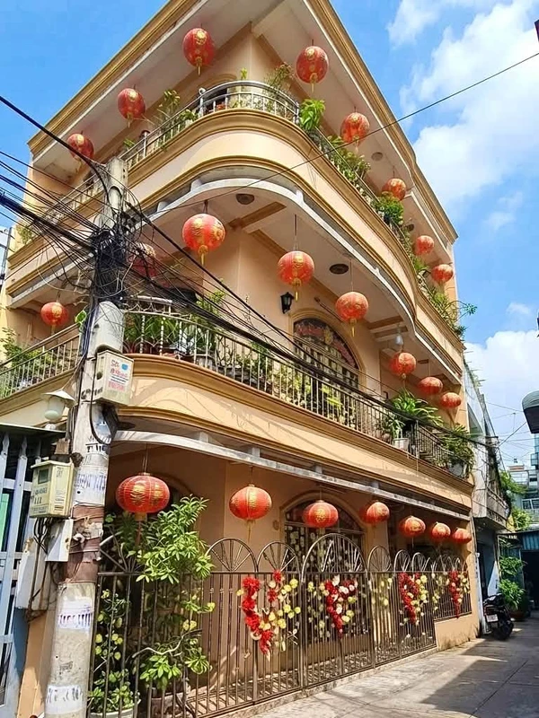 Bán nhà 3 tầng lô góc 44m² 4PN Huỳnh Tấn Phát, Nhà Bè, gần cầu Phú Xuân - 4,2 tỷ