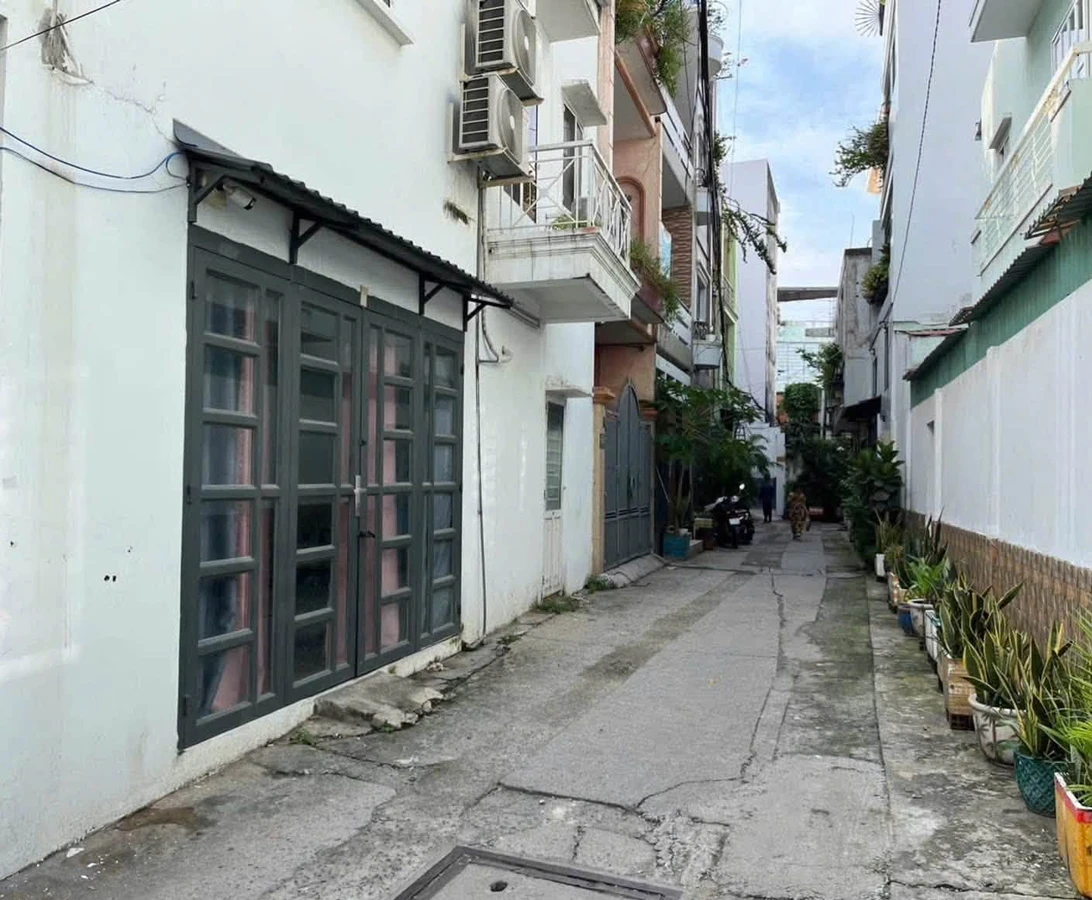 Bán nhà hẻm 3 gác thông 60m2 gần ngã tư Hàng Xanh, Bình Thạnh - Ảnh 1