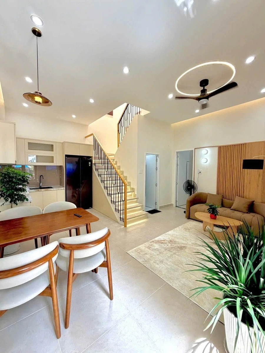 Bán nhà hẻm 73 Ni Sư Huỳnh Liên, Phường 10, Tân Bình, 39m2, 2 tầng, 3PN, 5,98 tỷ - Ảnh 1
