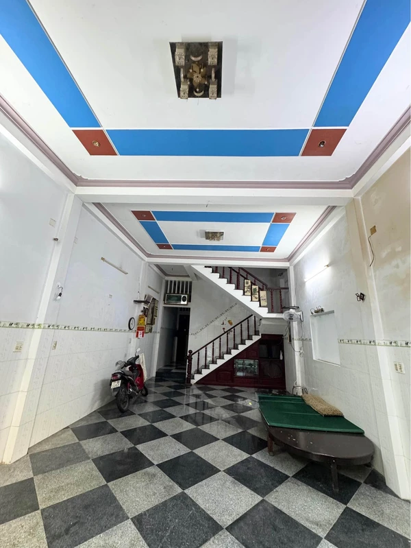Bán nhà 2 tầng 3PN 86m2 mặt tiền Ngô Tất Tố, Quy Nhơn