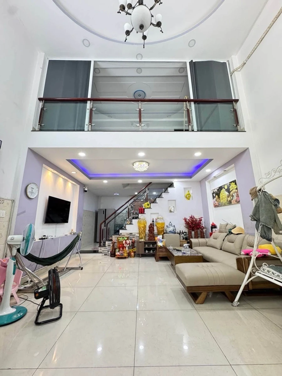 Bán nhà Tân Phú 5.5x13.5m, 1 lửng 1 lầu, sân thượng - Ảnh 1