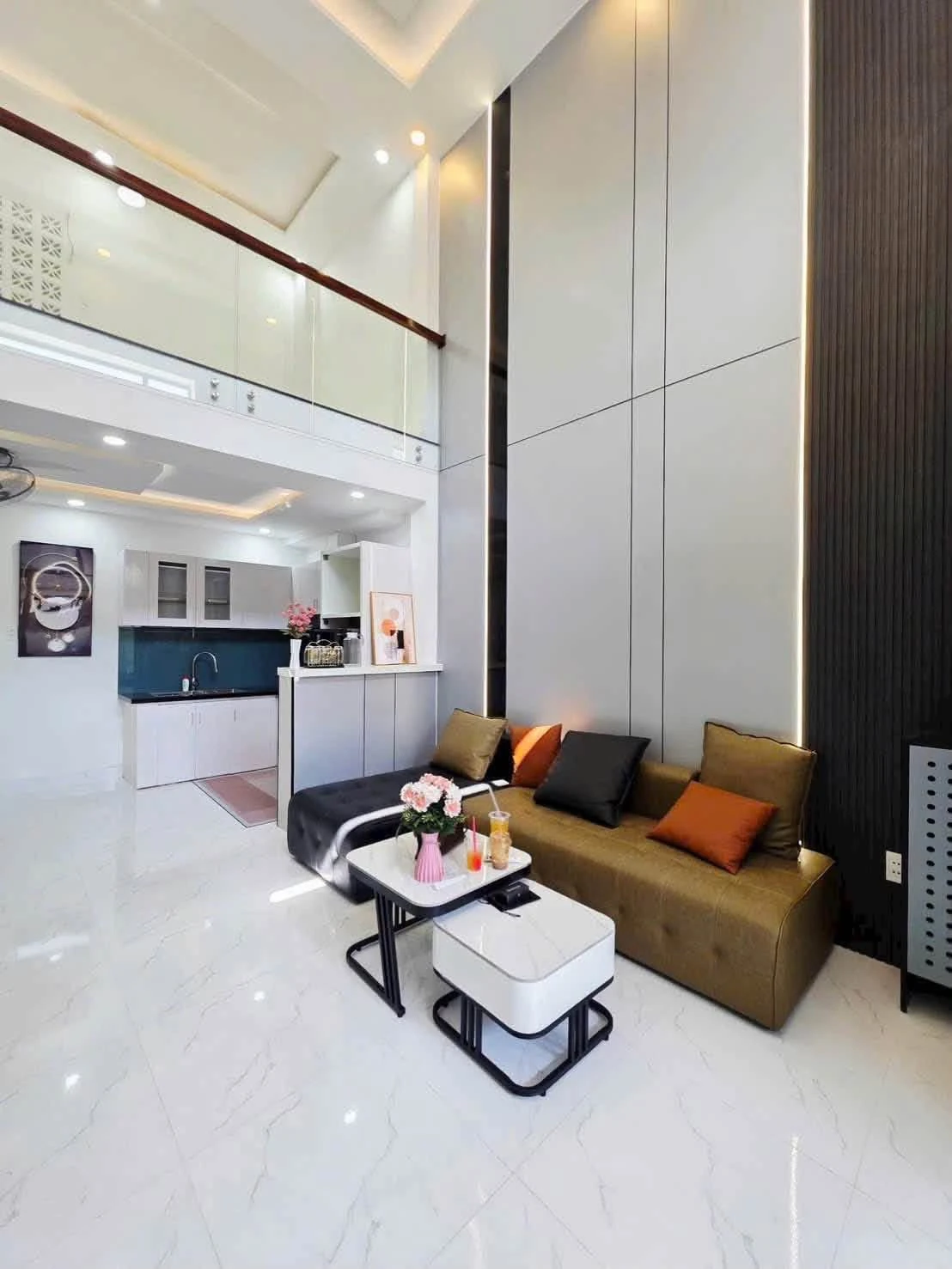 Bán nhà lầu 2 phòng ngủ 80m² Cù Chính Lan Kiệt, giá 3 tỷ - Ảnh 1