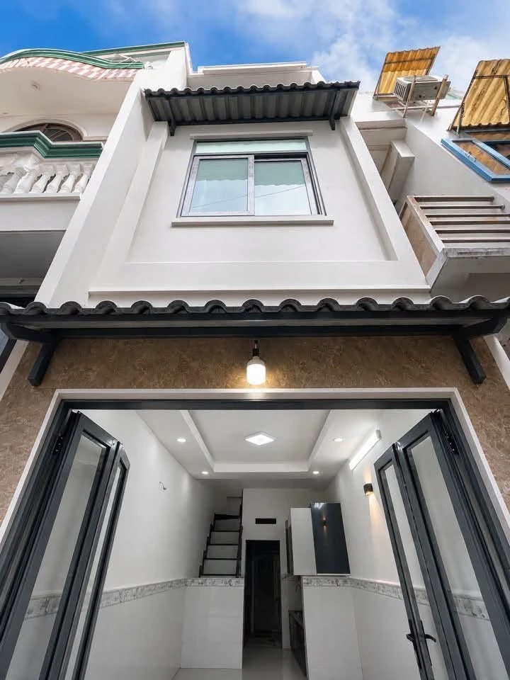 Bán nhà 2 phòng ngủ 52m² Hoàng Diệu, Quận 4, 2.6 tỷ - Ảnh 1