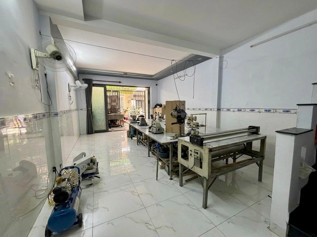 Bán nhà 3 tầng sân thượng Lê Trọng Tấn Tân Bình 72m² 4 tỷ - Ảnh thu nhỏ 5