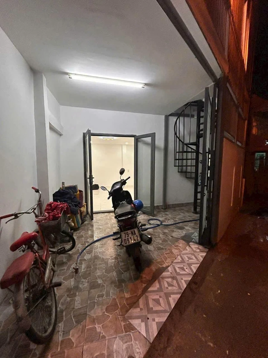 Bán nhà 2 tầng hẻm 64m² Phước Long Nha Trang 2 tỷ 750 - Ảnh thu nhỏ 3