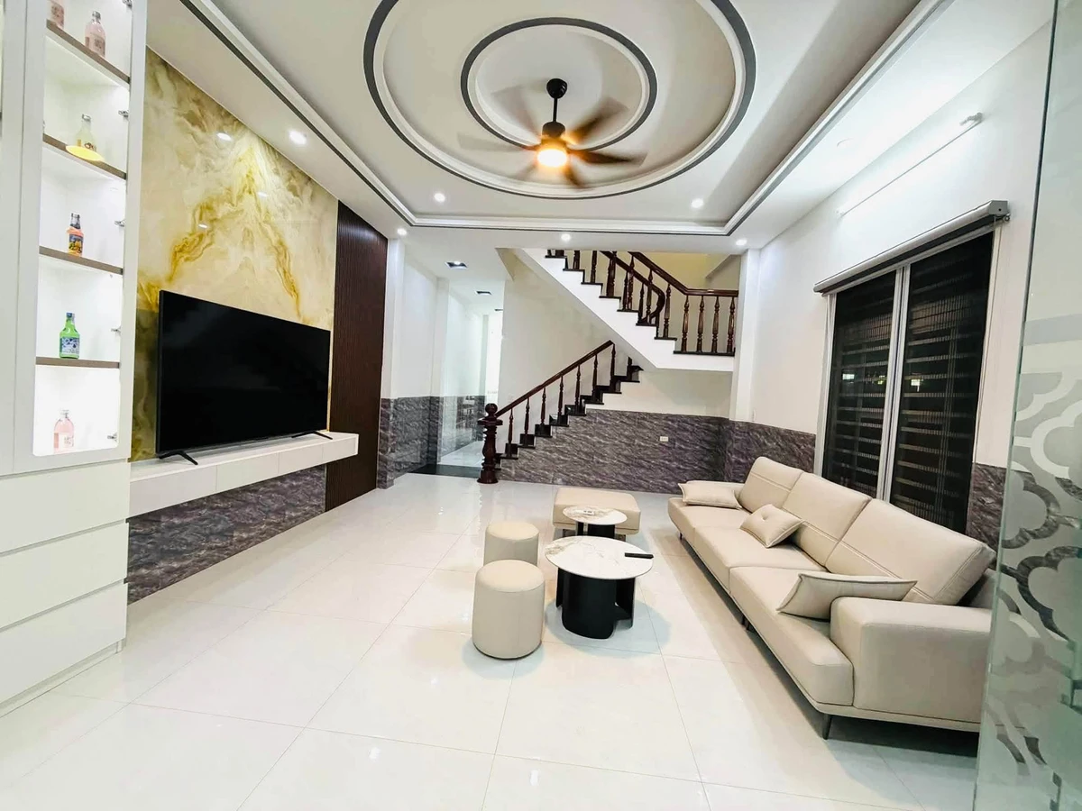 Bán nhà 2 tầng mặt tiền 7m5 3PN 95m2 Quận 4 - Ảnh thu nhỏ 2