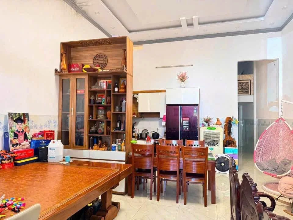 Bán nhà mê lửng 3PN sân ô tô 100m² Tân Phú giá 3.3 tỷ - Ảnh 1