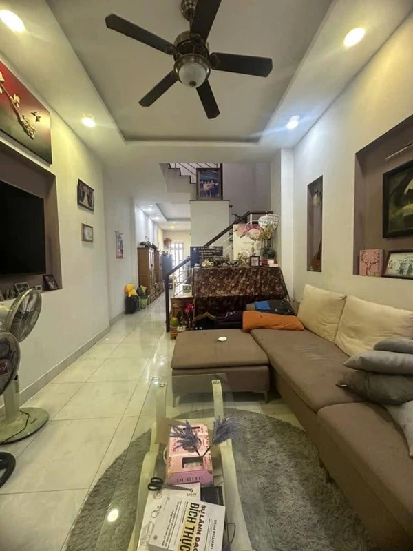 Bán nhà 1 trệt 2 lầu 84m2, 3PN, Phước Bình, Quận 9, giá 9,9 tỷ