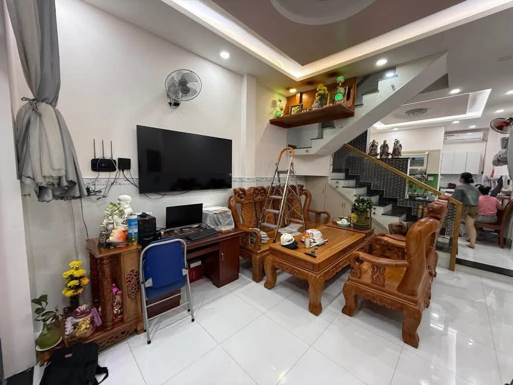 Bán nhà 3 tầng 4 phòng 64m² mặt tiền Đỗ Xuân Hợp Thủ Đức - Ảnh thu nhỏ 2