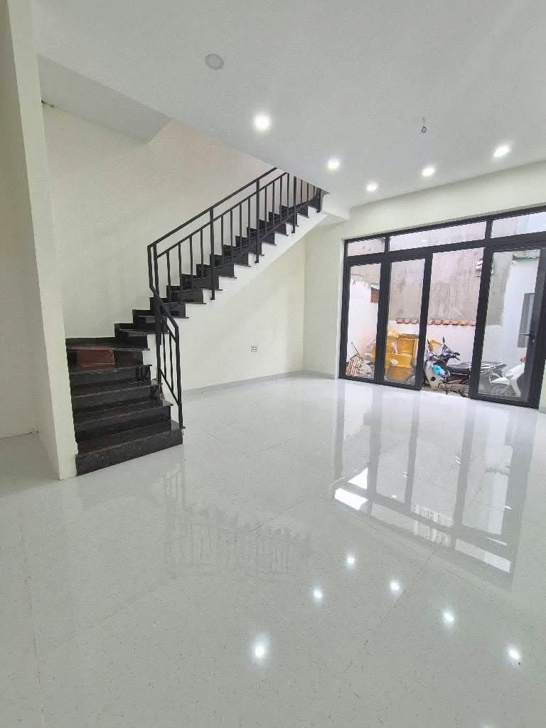 Nhà 2 tầng 46m Lê Văn Lương gần Lotte 3.9 tỷ - Ảnh thu nhỏ 2