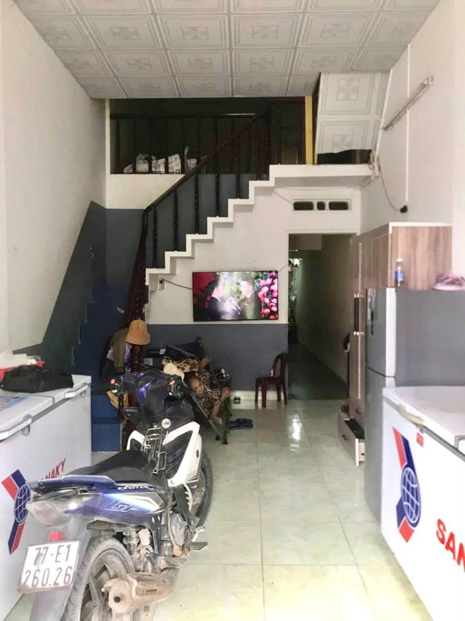 Nhà mặt tiền 1,5 tầng 56m2 gần Lê Thanh Nghị Quận 1 - Ảnh 1