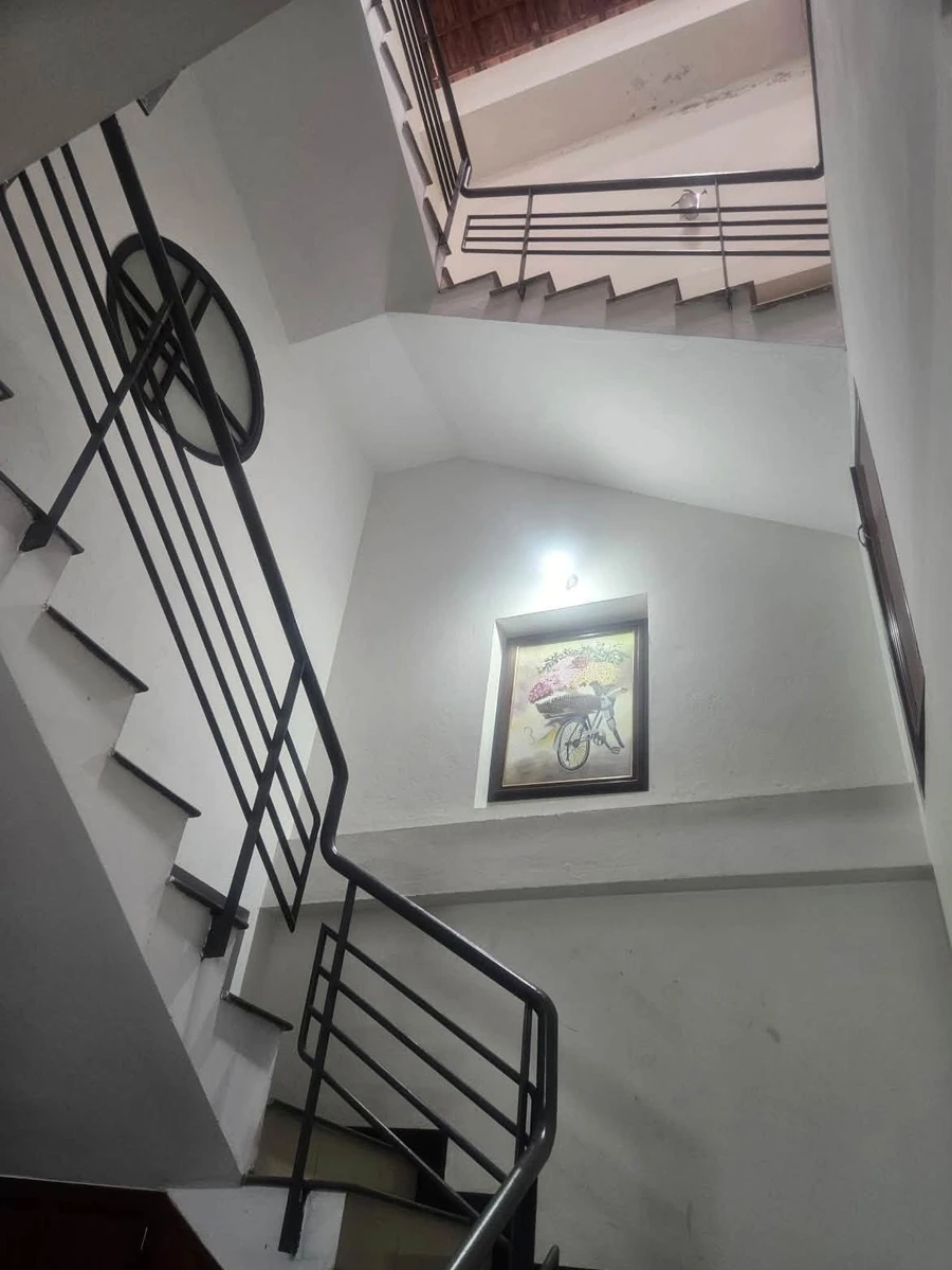 Bán nhà mặt tiền đường Hải Hồ 3 tầng 102m2, Hải Châu, Đà Nẵng, giá 9,9 tỷ - Ảnh thu nhỏ 4