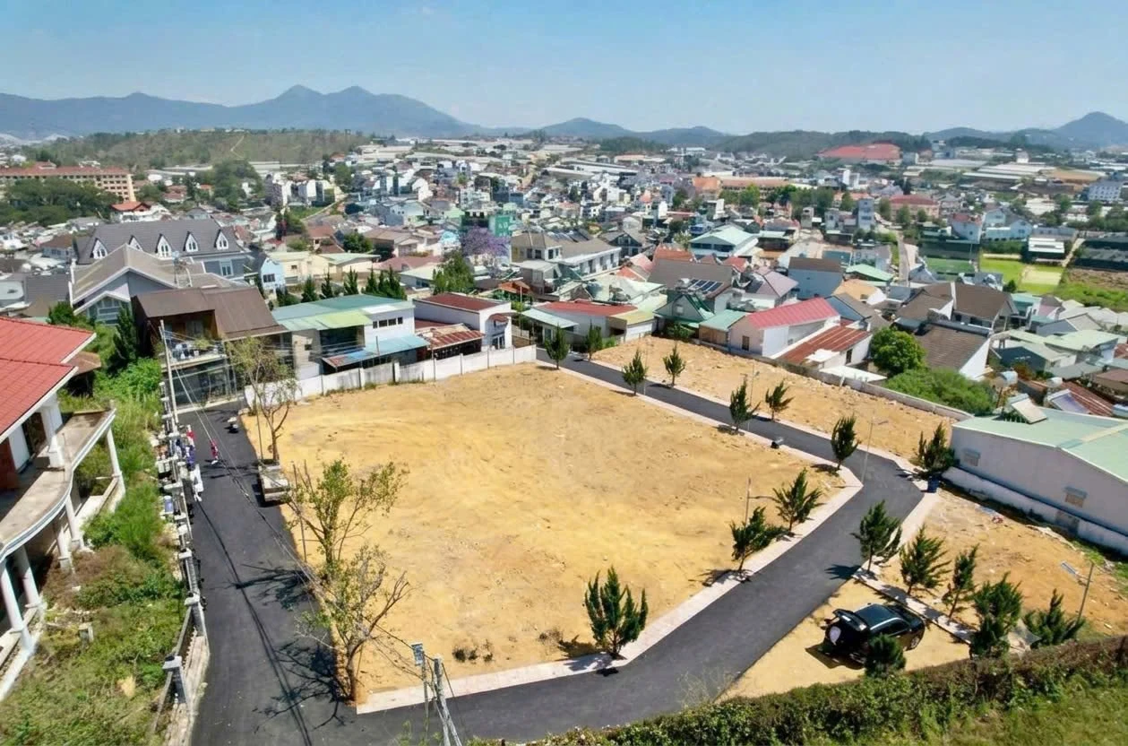Bán lô đất 4 mặt tiền 1.230 m² tại Đà Lạt - Ảnh 1