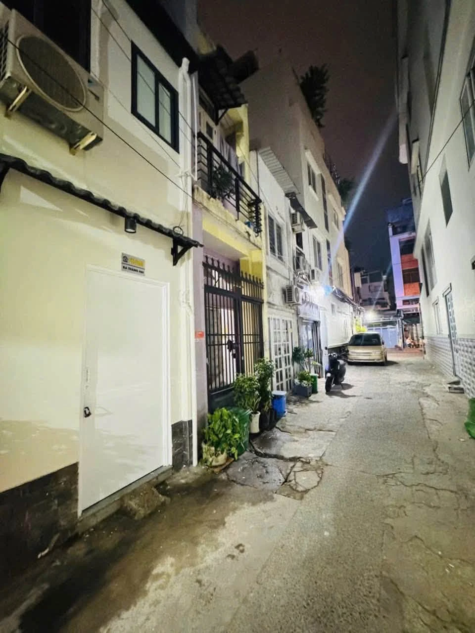 Bán nhà 2 mặt hẻm xe hơi 30m² 1 trệt 2 lầu đường Ba Tháng Hai, Quận 10 - Ảnh 1