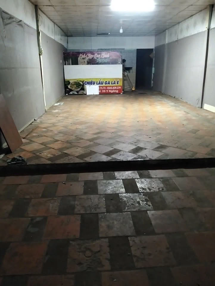 Bán nhà mặt tiền Y Ngông 150m² 13 tỷ Buôn Ma Thuột - Ảnh 1