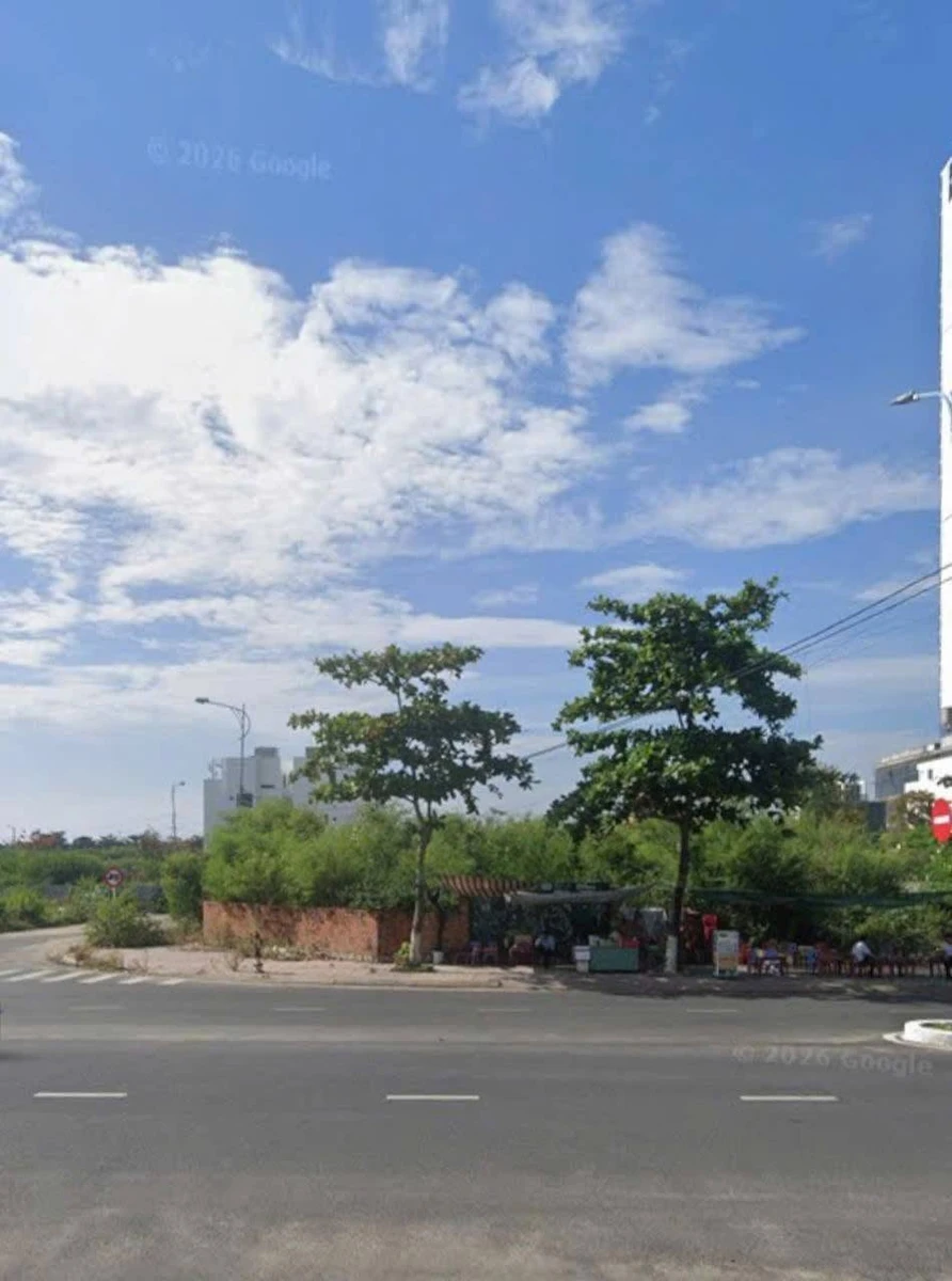 Bán lô đất xây biệt thự mặt tiền Phạm Văn Đồng 306m² Nha Trang - Ảnh 1