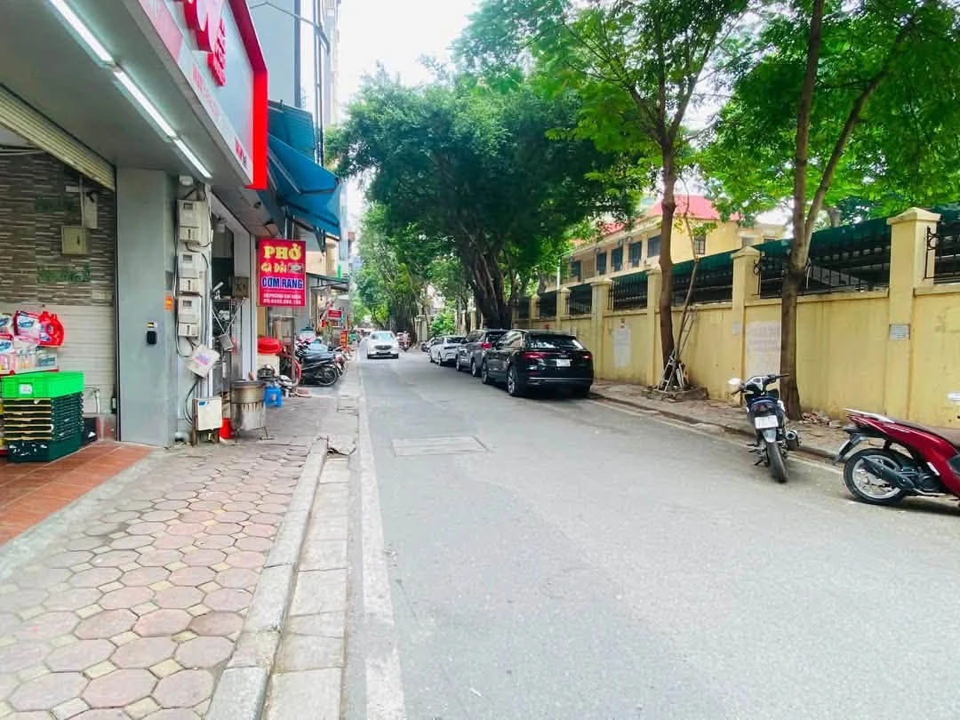 Bán toà nhà mặt phố 9 tầng 260m² Nghĩa Đô Cầu Giấy 135 tỷ - Ảnh 1