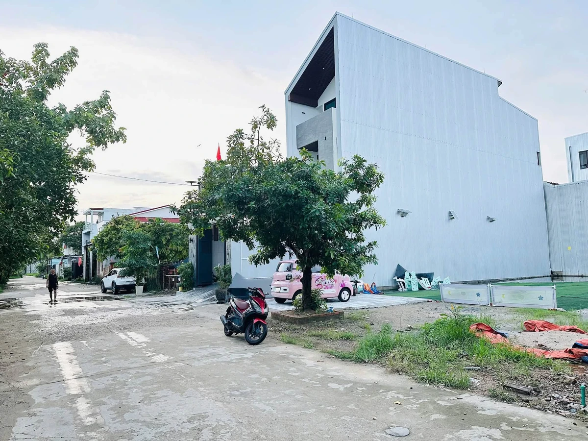 Bán đất mặt tiền 129.9m² view sân bóng Lại Thế, Mỹ Thượng, Huế - Ảnh 1