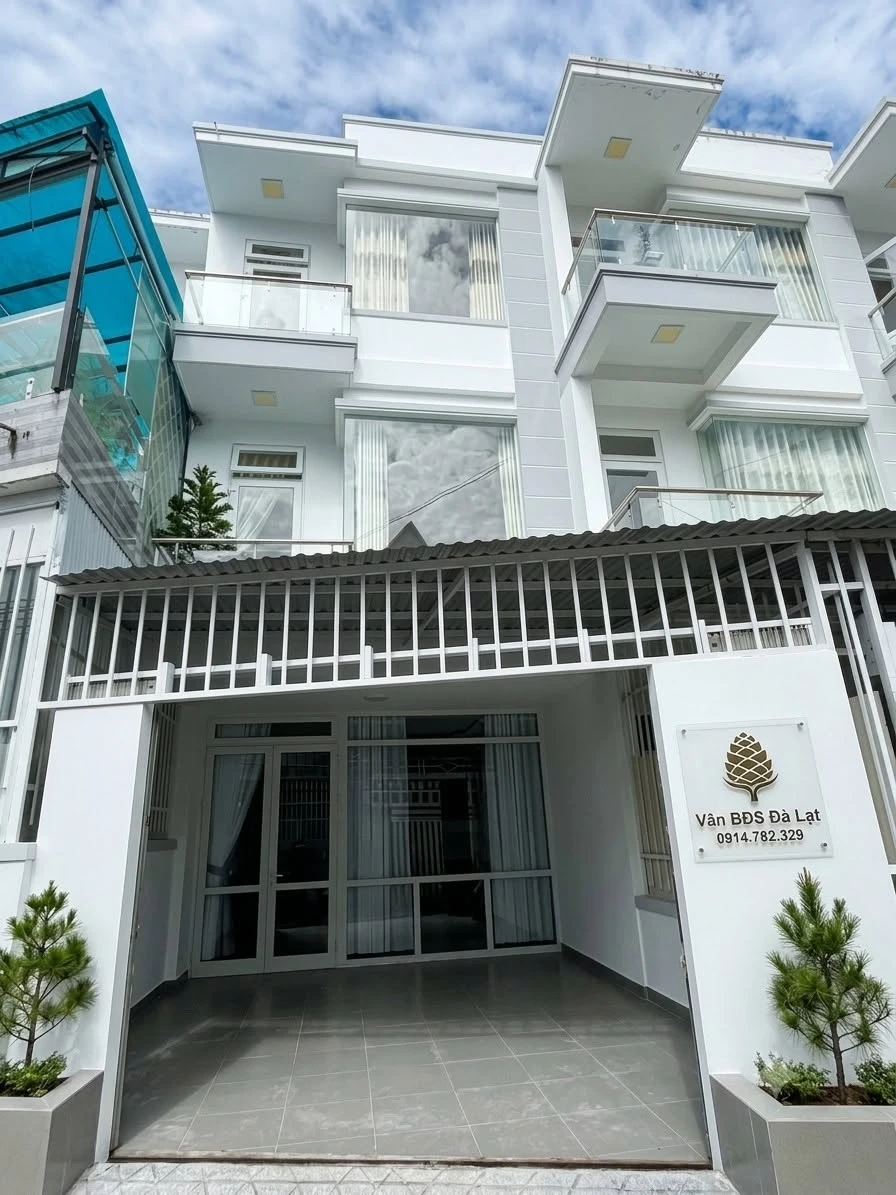 Bán nhà phố 4 tầng 65m² Nguyễn Trung Trực Phường 3 Đà Lạt 6.4 tỷ - Ảnh 1
