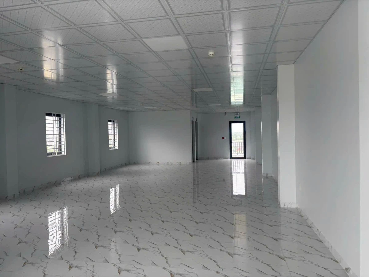 Cho thuê tòa nhà mặt tiền 750m² Tân Uyên Bình Dương - Ảnh thu nhỏ 5
