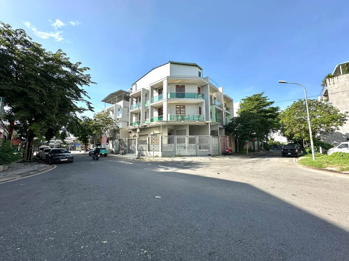 Bán nhà 4 tầng 146m² 2 mặt tiền Savico Tam Bình 15,3 tỷ - Ảnh 1