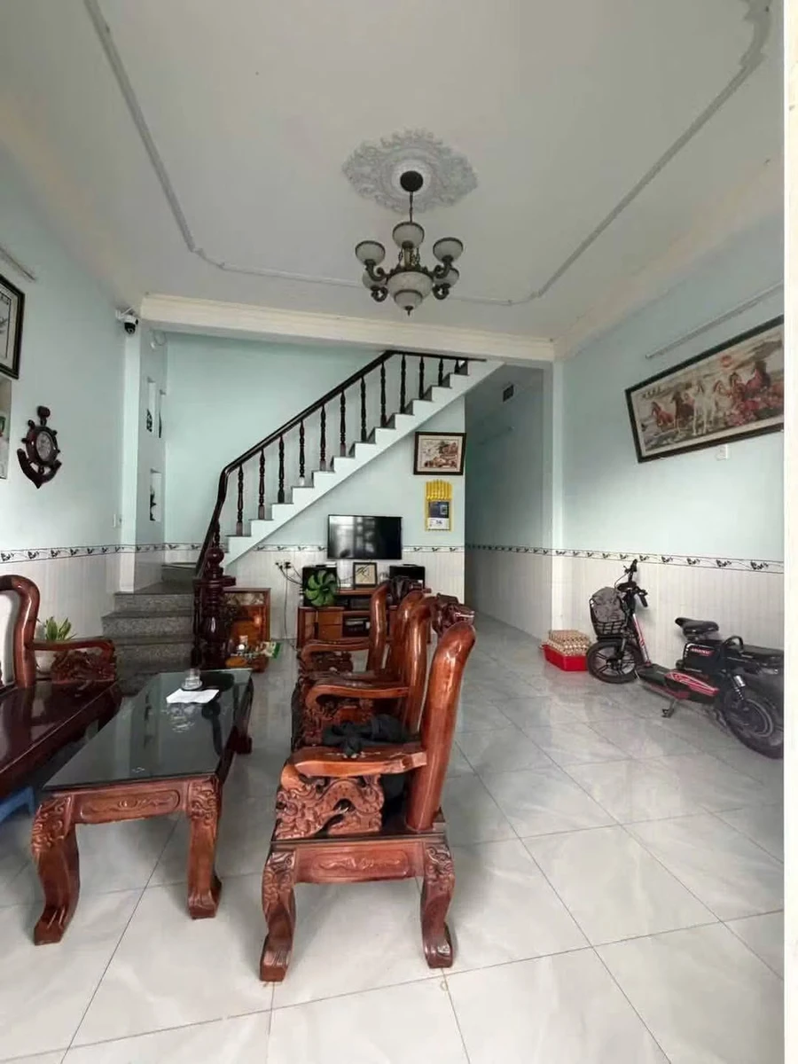 Bán nhà 1 trệt 1 lầu 5x20m Trấn Biên, sổ riêng, 2.8 tỷ - Ảnh 1