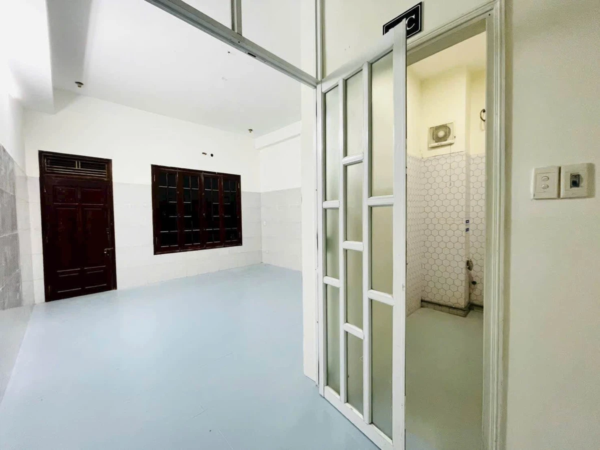 Cho thuê nhà 4 tầng mặt tiền đường Nguyễn Văn Linh, Hải Châu, Đà Nẵng, 100m2, 45 triệu/tháng - Ảnh thu nhỏ 4