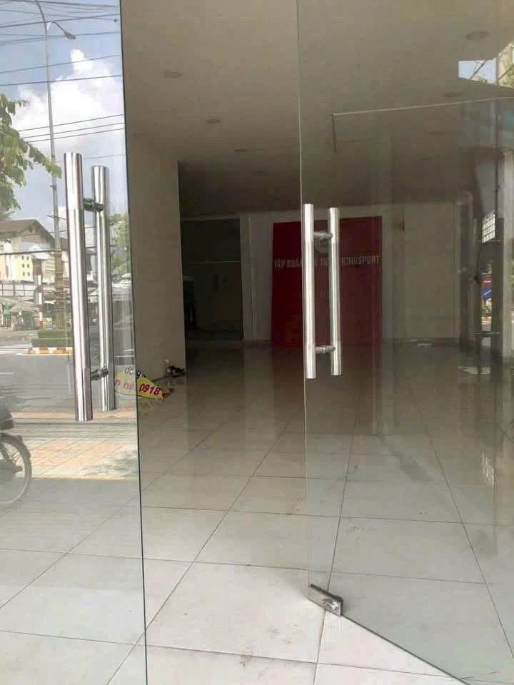 Cho thuê mặt tiền đại lộ Đồng Khởi 130m2, 17tr/tháng - Ảnh 1