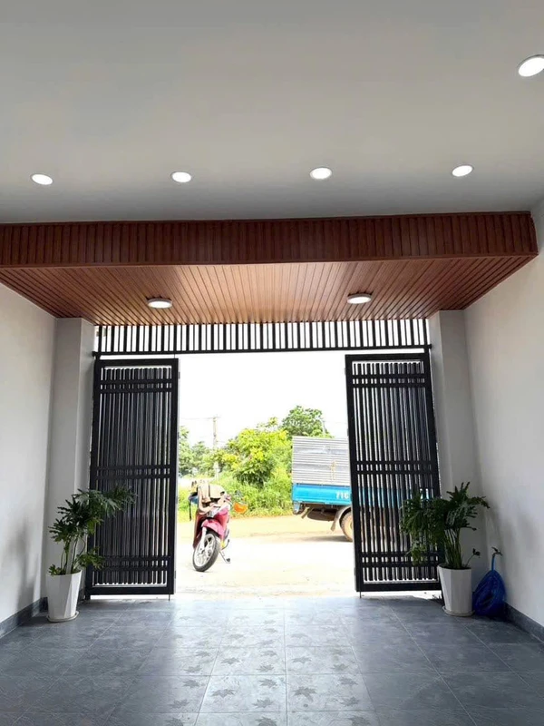 Bán nhà 2 tầng mới 4,5x20m hẻm 81 đường 19/5, Ea Kao, Đắk Lắk, giá 3,7 tỷ