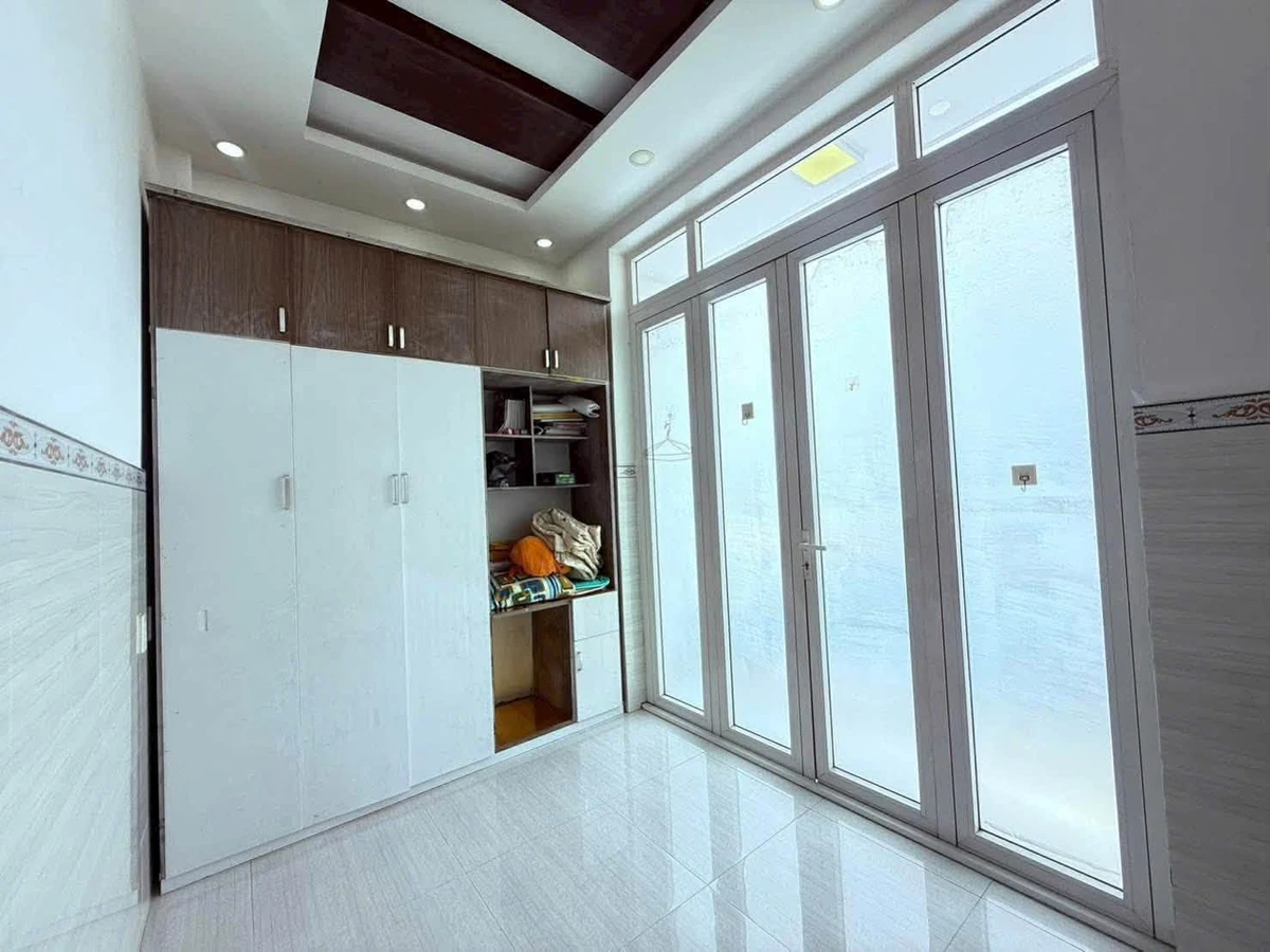Bán nhà 4 tầng hẻm thông 58m2, 4PN 3WC sát Phạm Văn Đồng, Linh Tây, Thủ Đức - Ảnh thu nhỏ 3