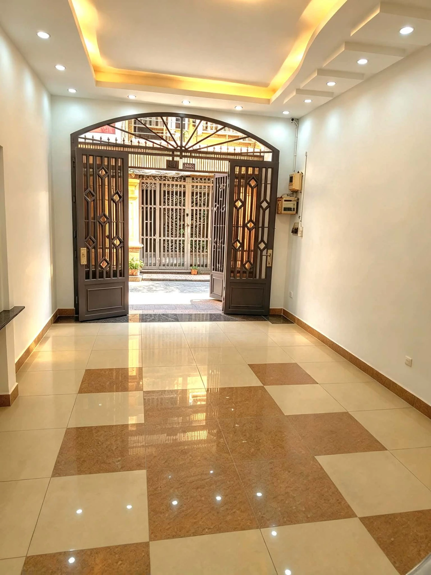 Bán nhà 2PN Âu Dương Lân Quận 8, 65.6m² giá 7,3 tỷ - Ảnh 1