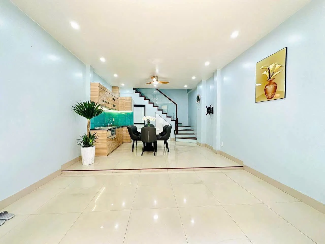 Bán nhà mặt đường Nguyễn Công Hoan 35m2 giá 4 tỷ 250tr - Ảnh 1