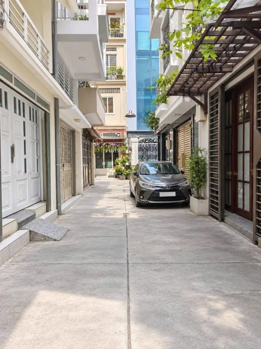 Bán nhà 2 tầng hẻm xe hơi 58m2 sát Quận 3, 3PN 2WC, giá hơn 8 tỷ - Ảnh thu nhỏ 3