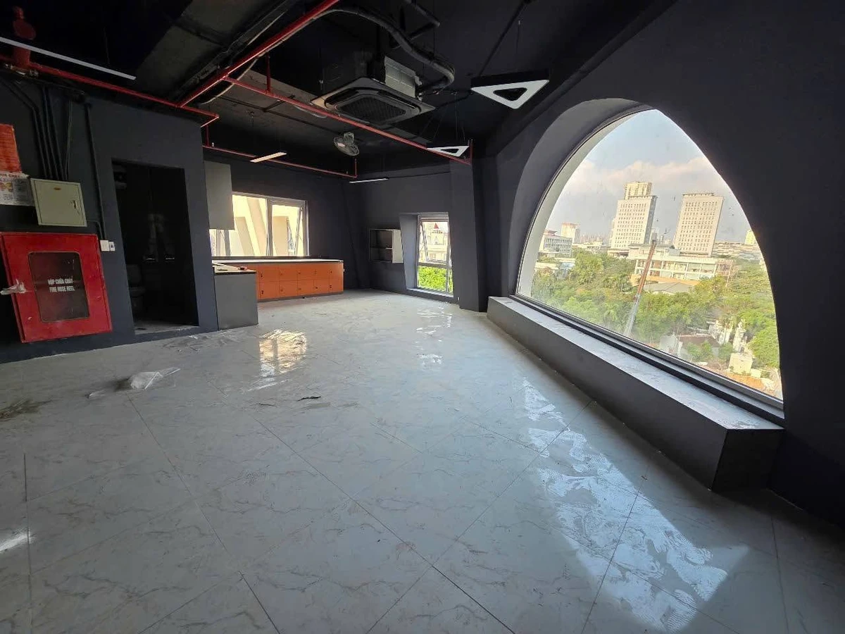 Cho thuê mặt sàn 110m2 ngã 4, Hà Đông, Hà Nội - Ảnh thu nhỏ 2