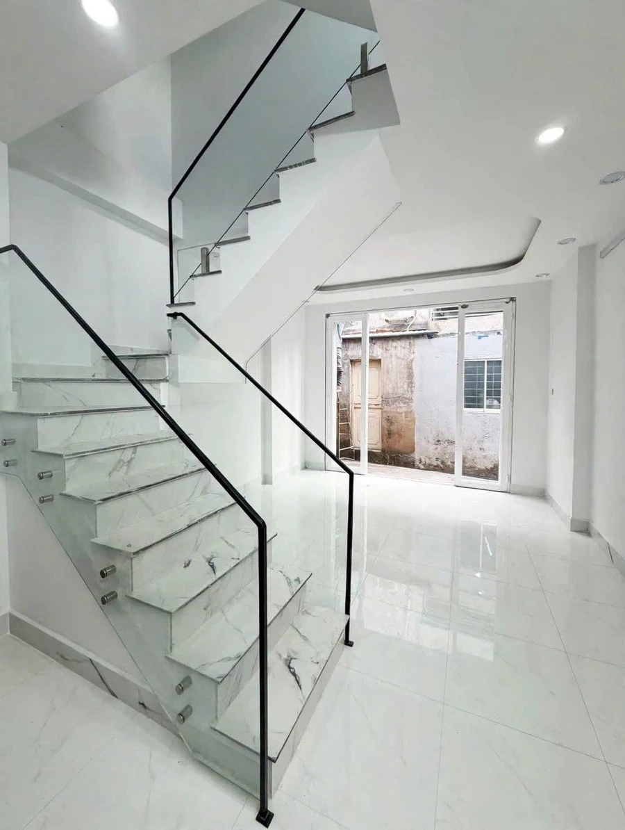 Bán nhà hẻm Huỳnh Tấn Phát, Quận 7, 32m², 4PN, 3.89 tỷ - Ảnh thu nhỏ 4