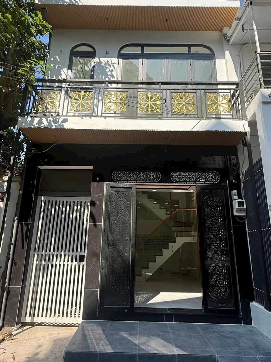 Bán nhà mặt tiền Quận 7, 2 PN, 32 m2 - Ảnh 1