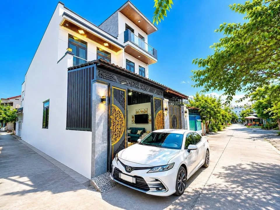 Bán nhà góc 2 mặt tiền 65,6m² Huỳnh Tấn Phát Nhà Bè - Ảnh 1