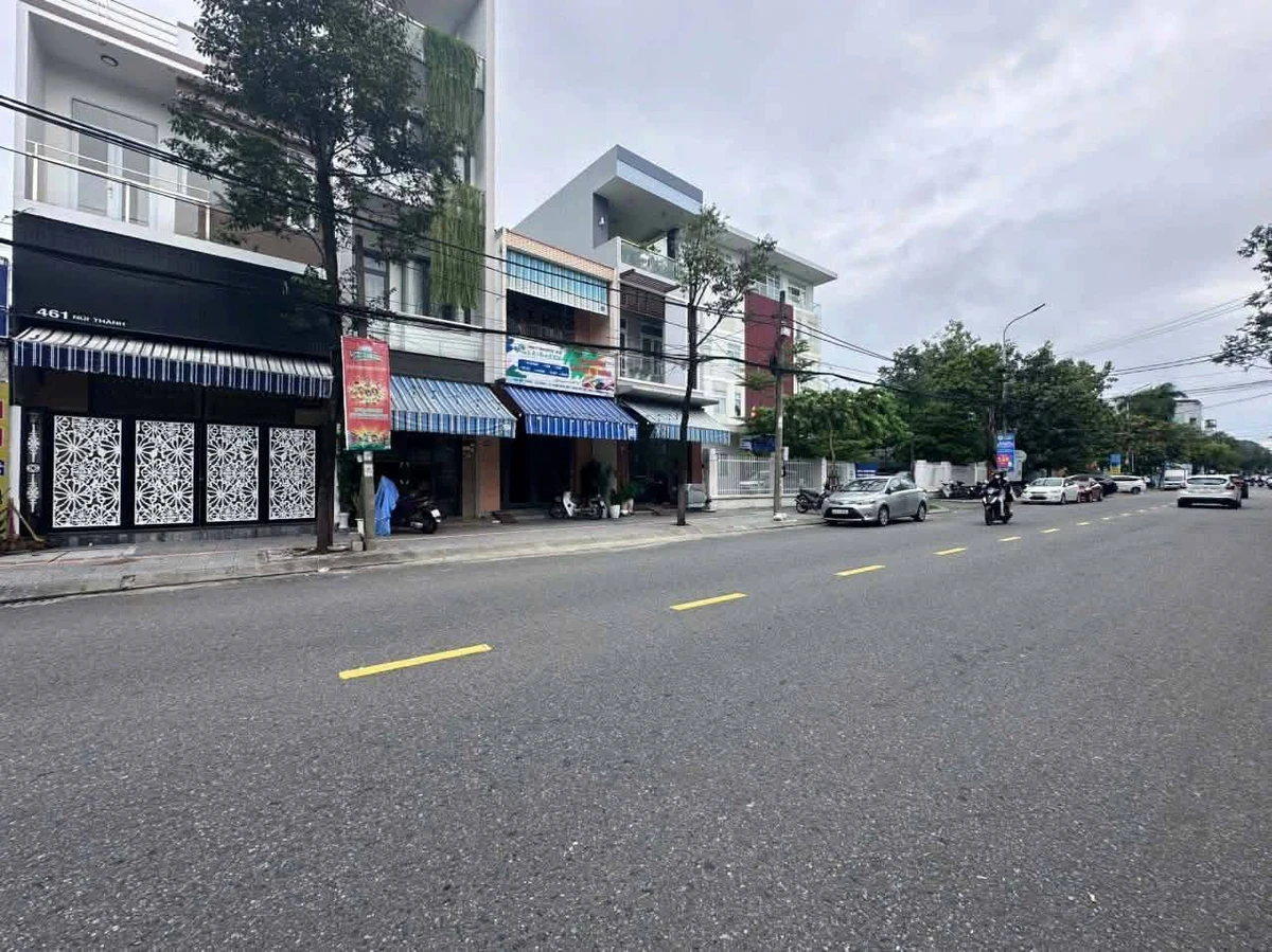 Bán nhà mặt tiền đường Núi Thành 3 tầng, 152m2, giá 11 tỷ, Hải Châu Đà Nẵng - Ảnh thu nhỏ 2