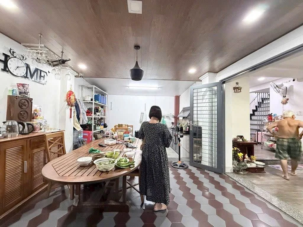 Bán nhà 2 tầng sân vườn 140m2 ngang 10m, đường xe tải, Linh Đông, Thủ Đức, giá 12,5 tỷ - Ảnh thu nhỏ 4