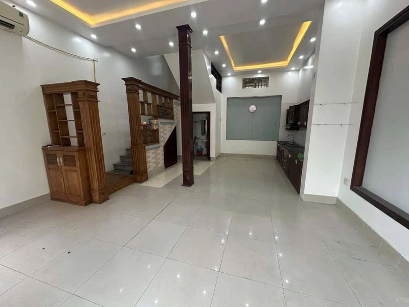 Cho thuê nhà 3 tầng mặt phố 60m2 TP.HCM 6 triệu/tháng